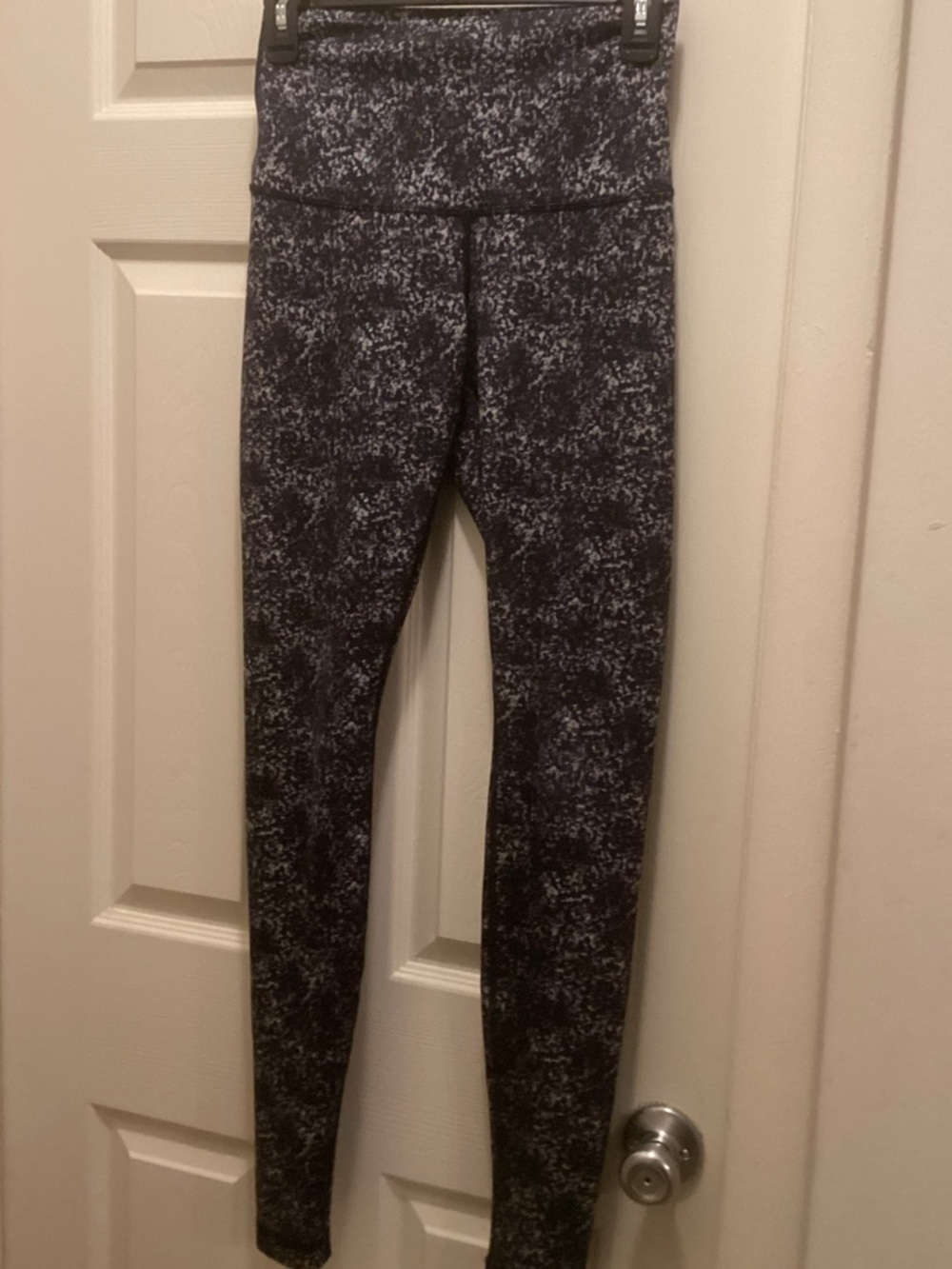 Lululemon sunder under roll down pants size 4